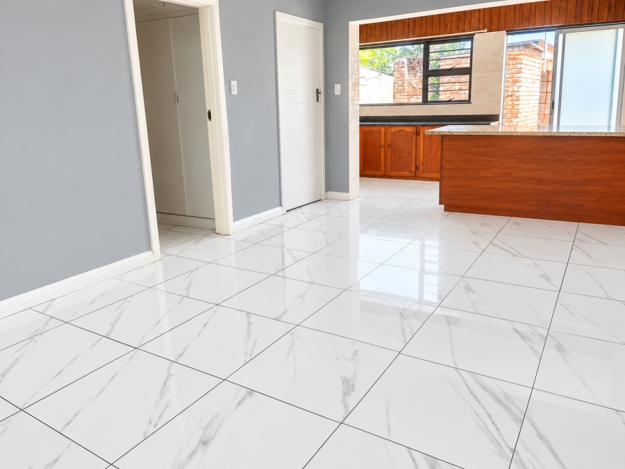 To Let 4 Bedroom Property for Rent in Beacon Bay Eastern Cape
